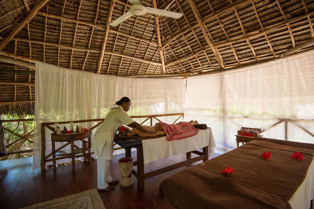 Konokono Beach Resort And Isaraya Luxury Overwater Villas Michamvi Екстериор снимка