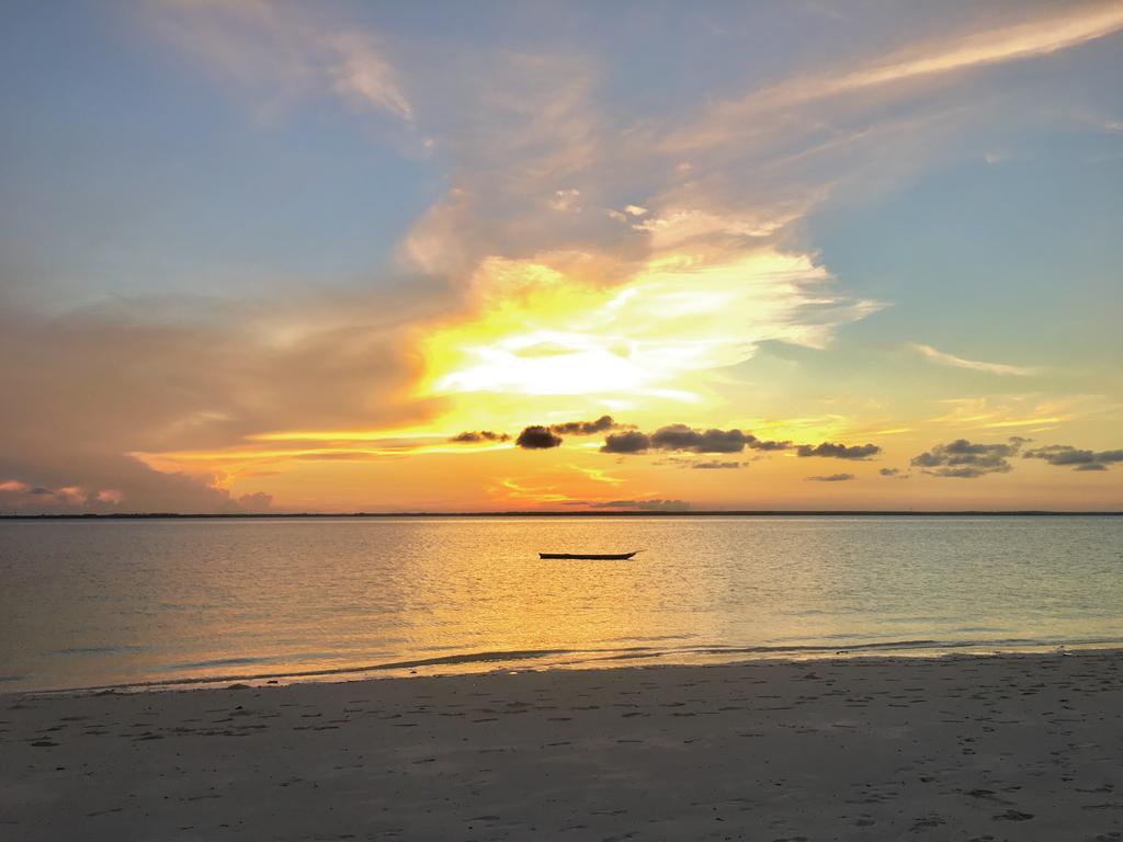 Konokono Beach Resort And Isaraya Luxury Overwater Villas Michamvi Екстериор снимка