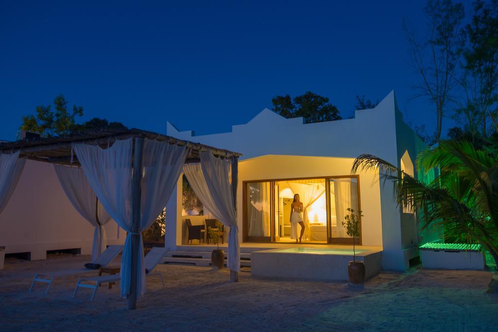 Konokono Beach Resort And Isaraya Luxury Overwater Villas Michamvi Екстериор снимка