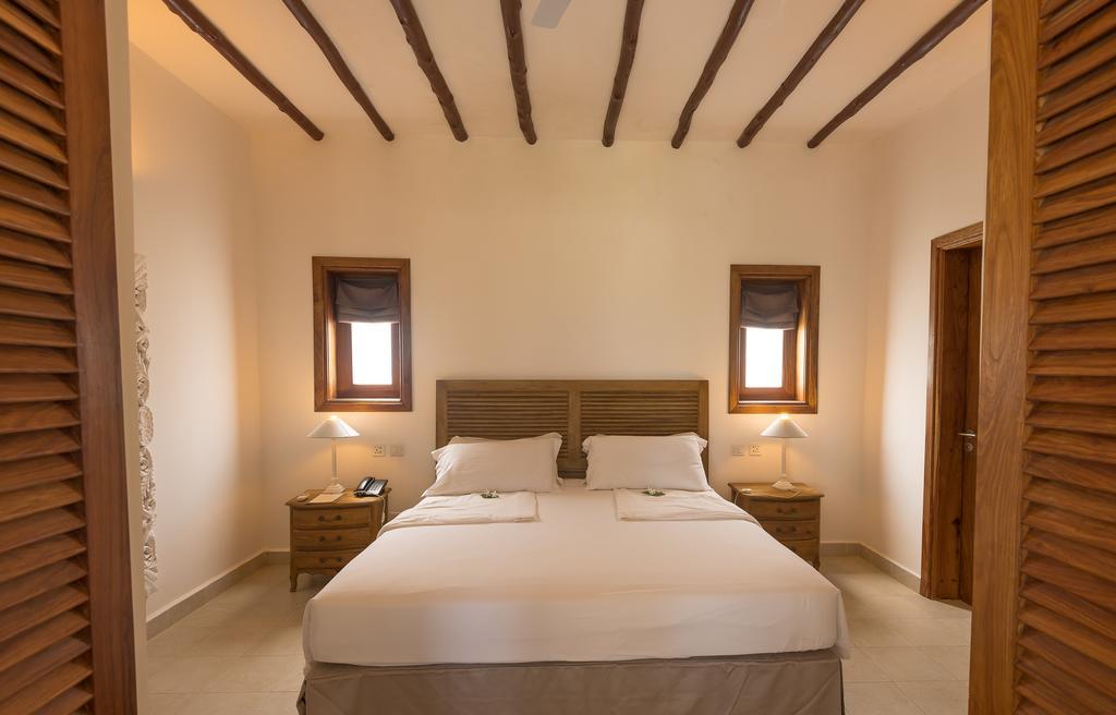 Konokono Beach Resort And Isaraya Luxury Overwater Villas Michamvi Екстериор снимка
